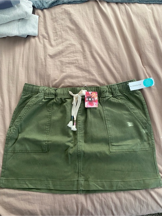 Roxy Dresses & Skirts - Roxy Olive Drawstring Pocket Mini Skirt